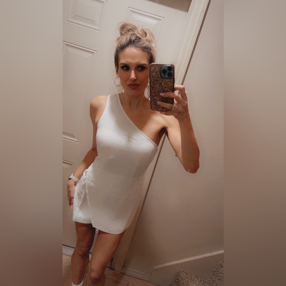 Meet your Posher, Amy - Picture 2 of 2